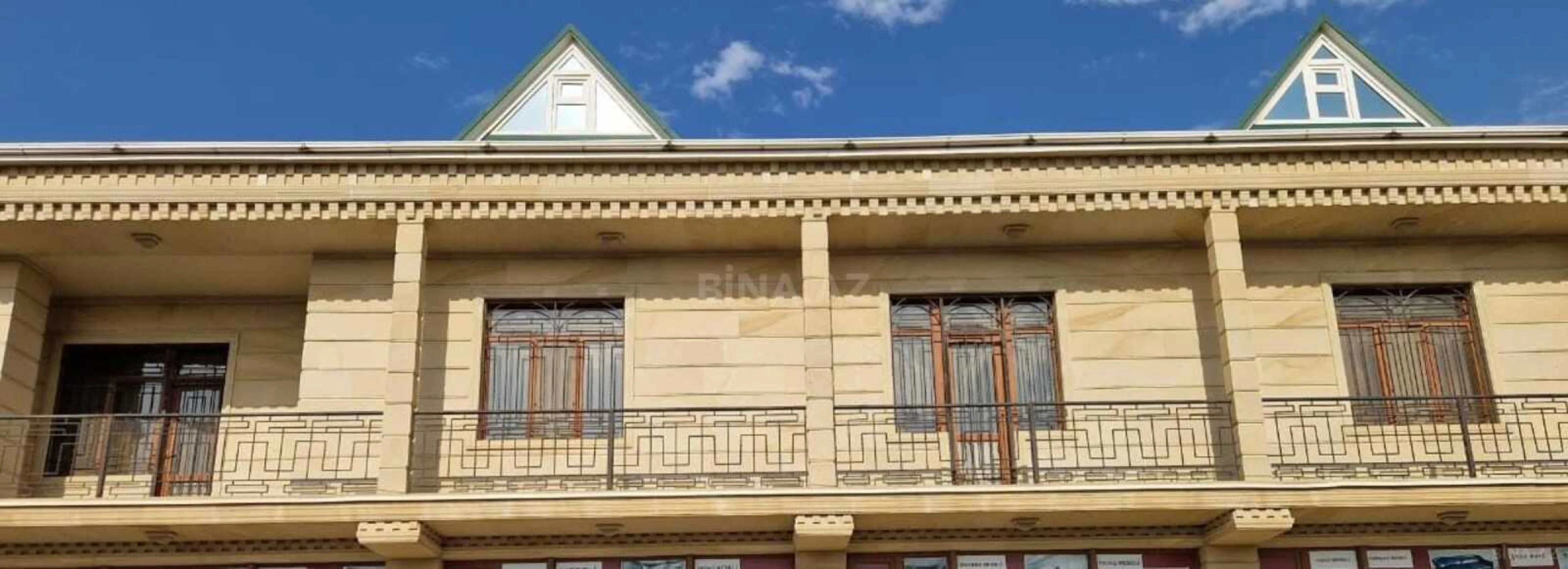Satılır 7 otaqlı həyət evi 450 m²