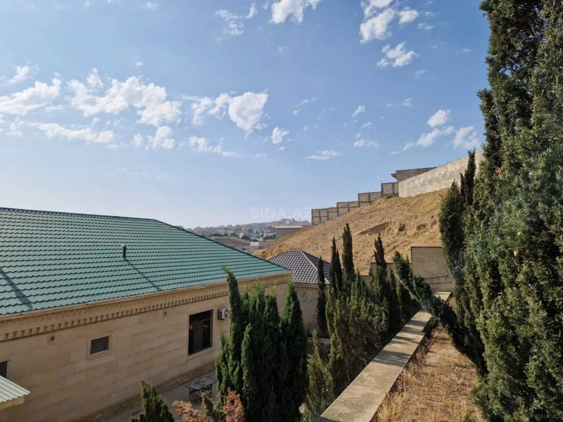 Satılır 7 otaqlı həyət evi 450 m²