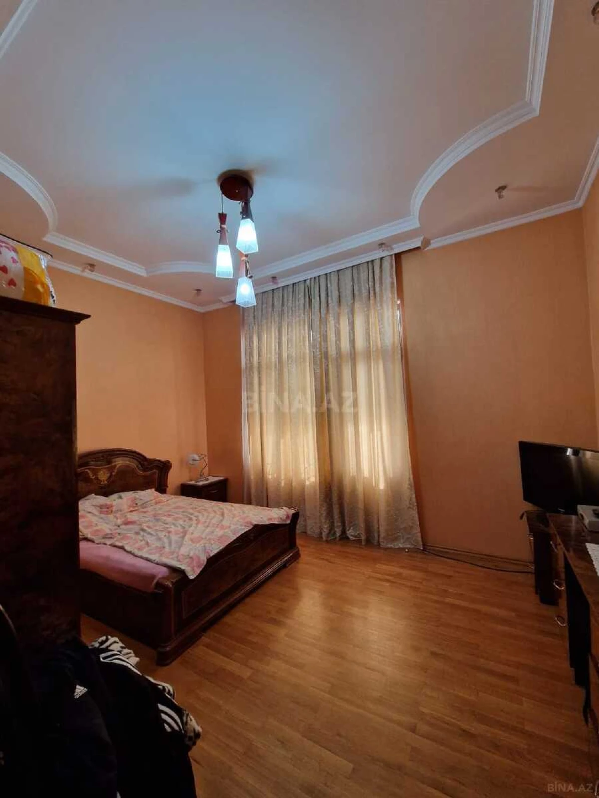Satılır 7 otaqlı həyət evi 450 m²