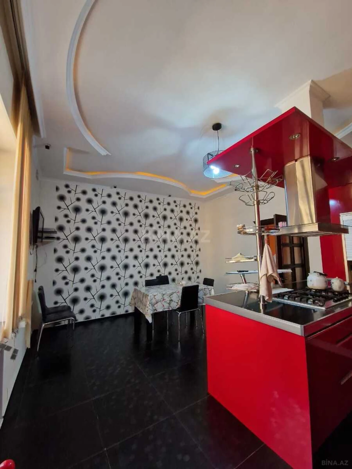 Satılır 7 otaqlı həyət evi 450 m²