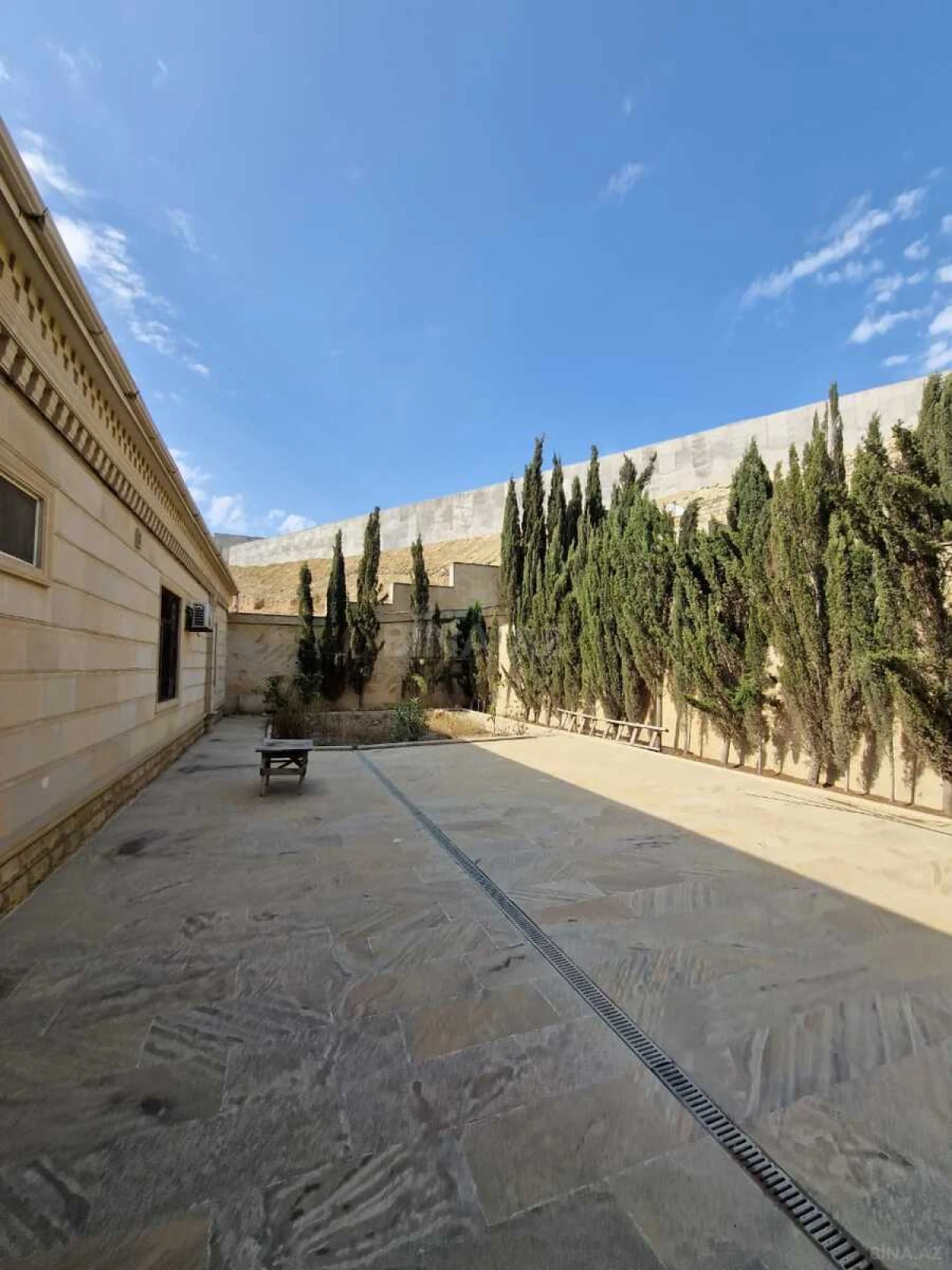 Satılır 7 otaqlı həyət evi 450 m²