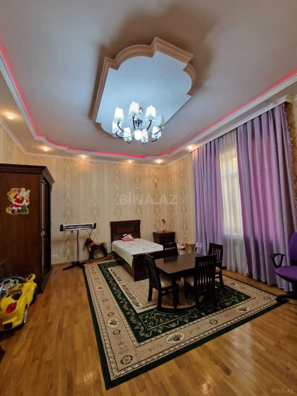Satılır 7 otaqlı həyət evi 450 m²