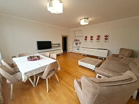 Kirayə verilir 3 otaqlı mənzil 110 m²