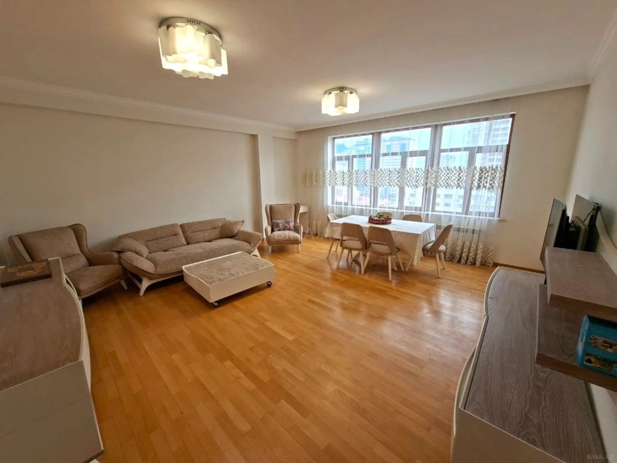 Kirayə verilir 3 otaqlı mənzil 110 m²