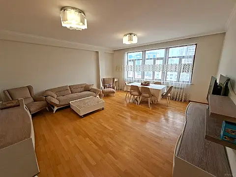 Kirayə verilir 3 otaqlı mənzil 110 m²