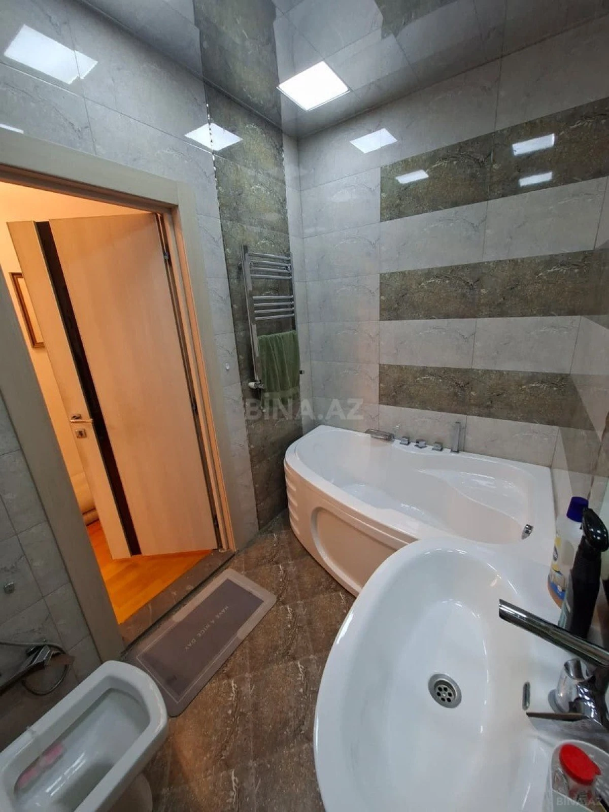 Kirayə verilir 3 otaqlı mənzil 110 m²