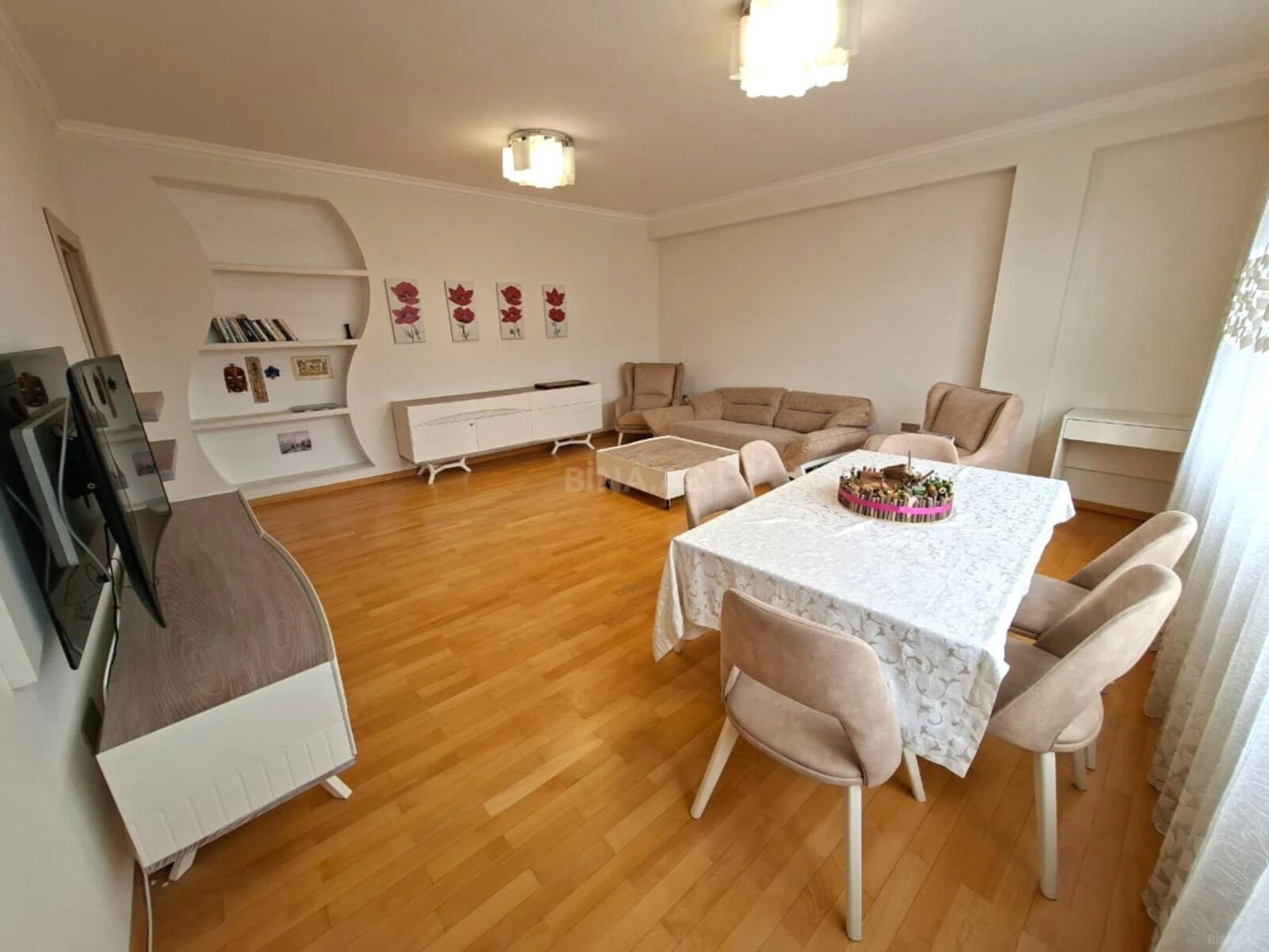 Kirayə verilir 3 otaqlı mənzil 110 m²