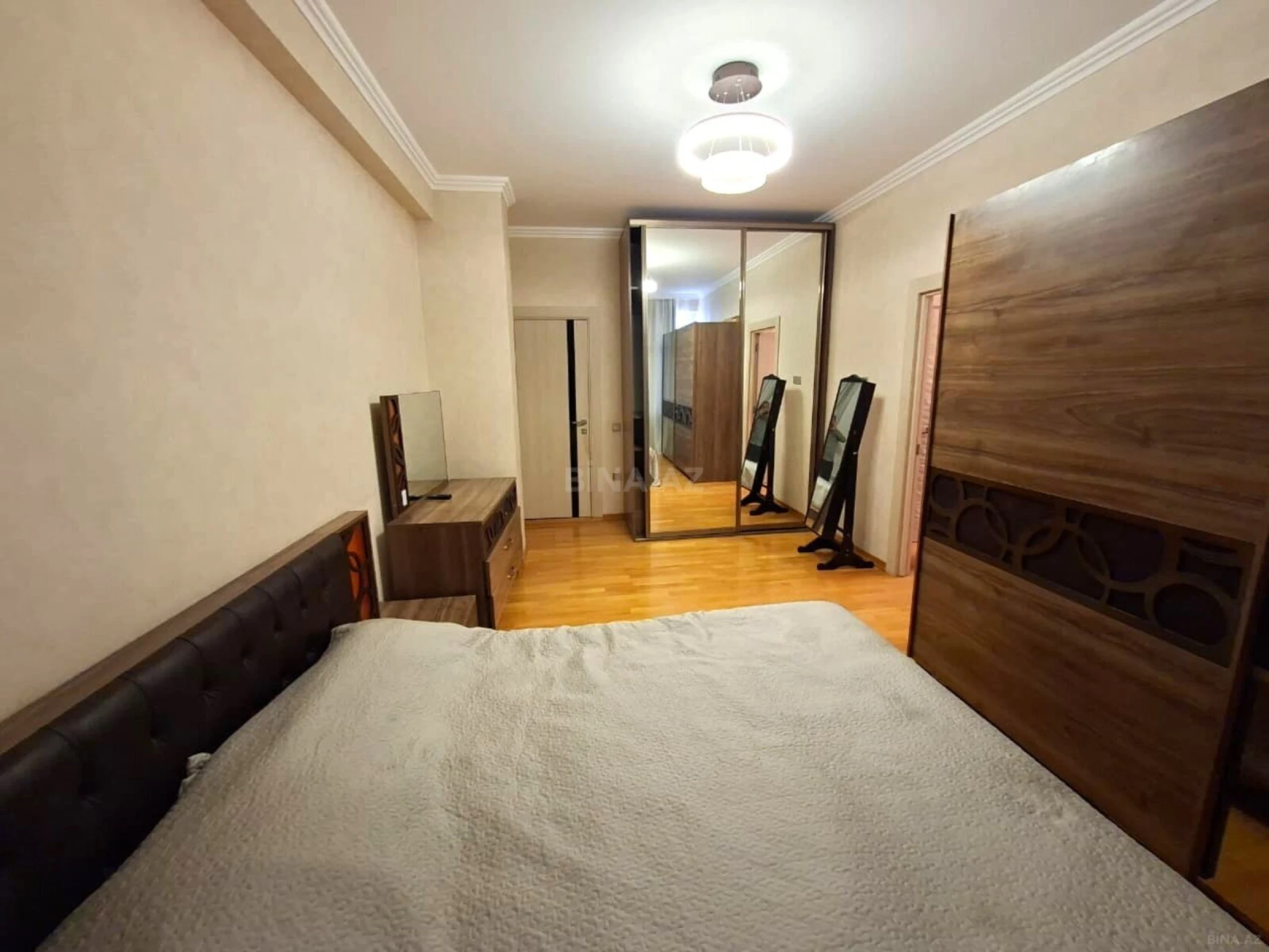 Kirayə verilir 3 otaqlı mənzil 110 m²