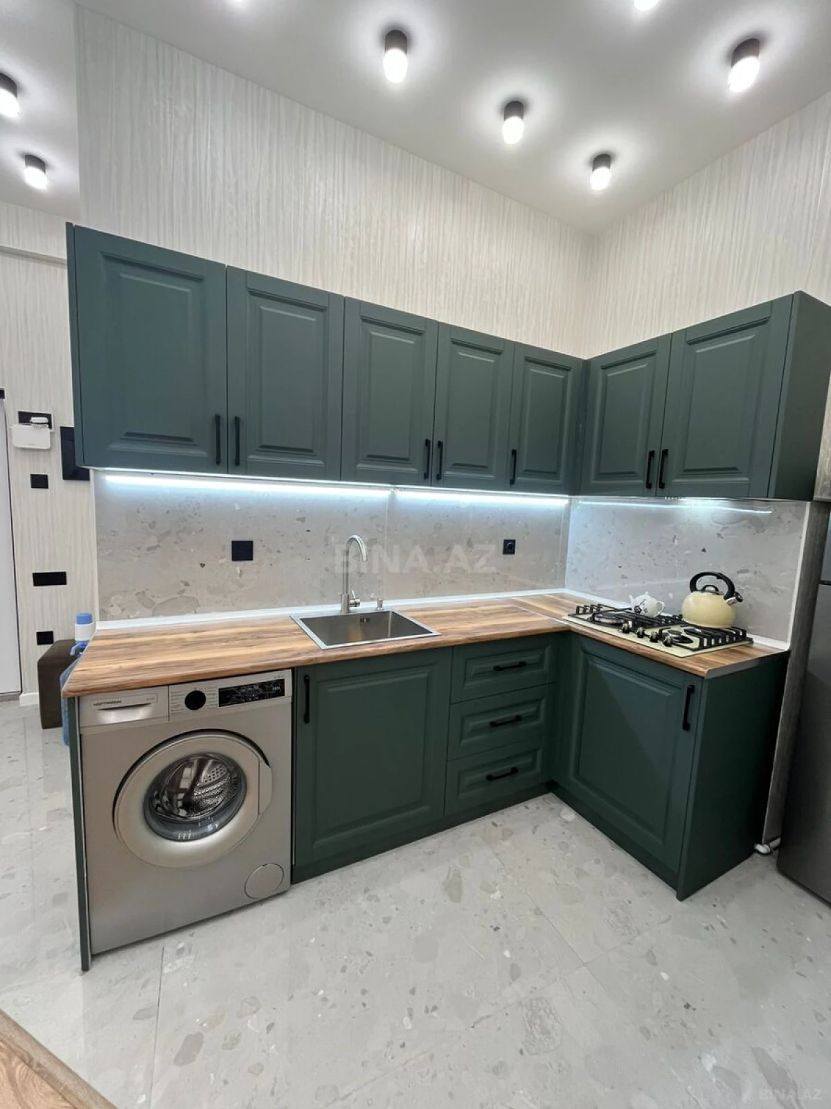 Satılır 2 otaqlı mənzil 68 m²