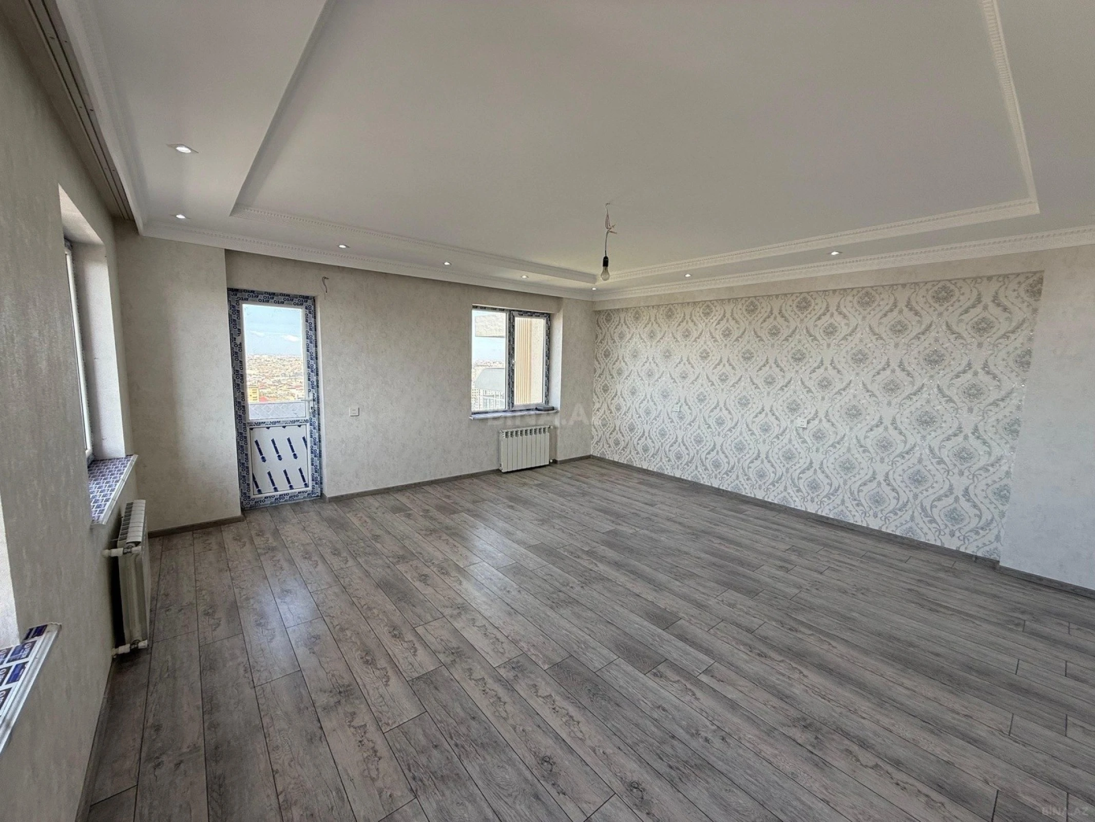 Satılır 3 otaqlı mənzil 120 m²