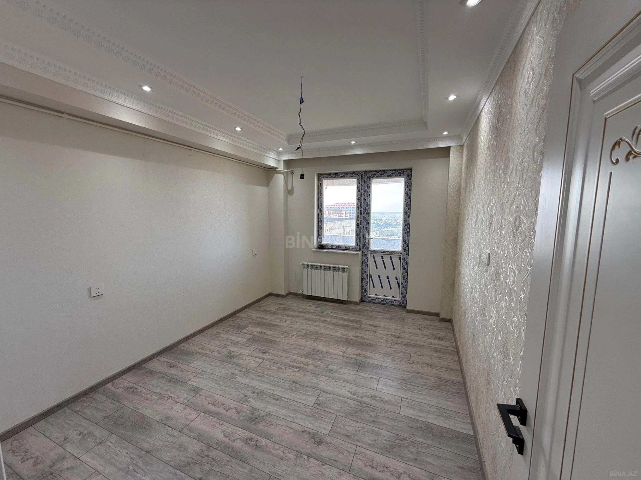 Satılır 3 otaqlı mənzil 120 m²