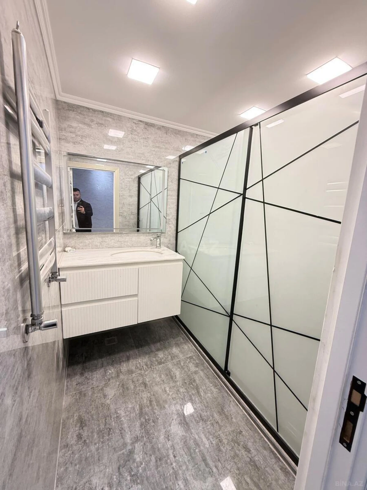 Satılır 3 otaqlı mənzil 120 m²