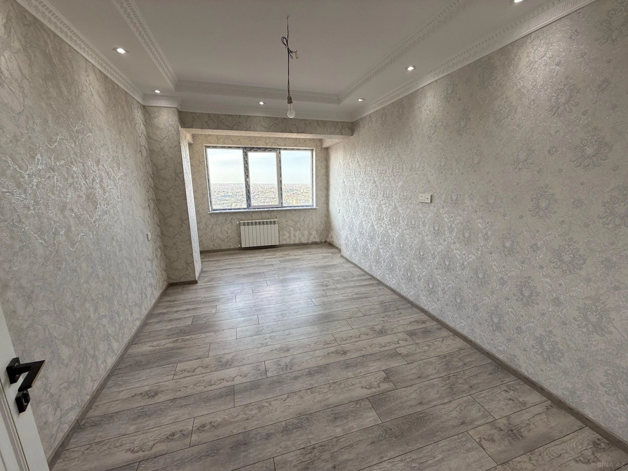 Satılır 3 otaqlı mənzil 120 m²