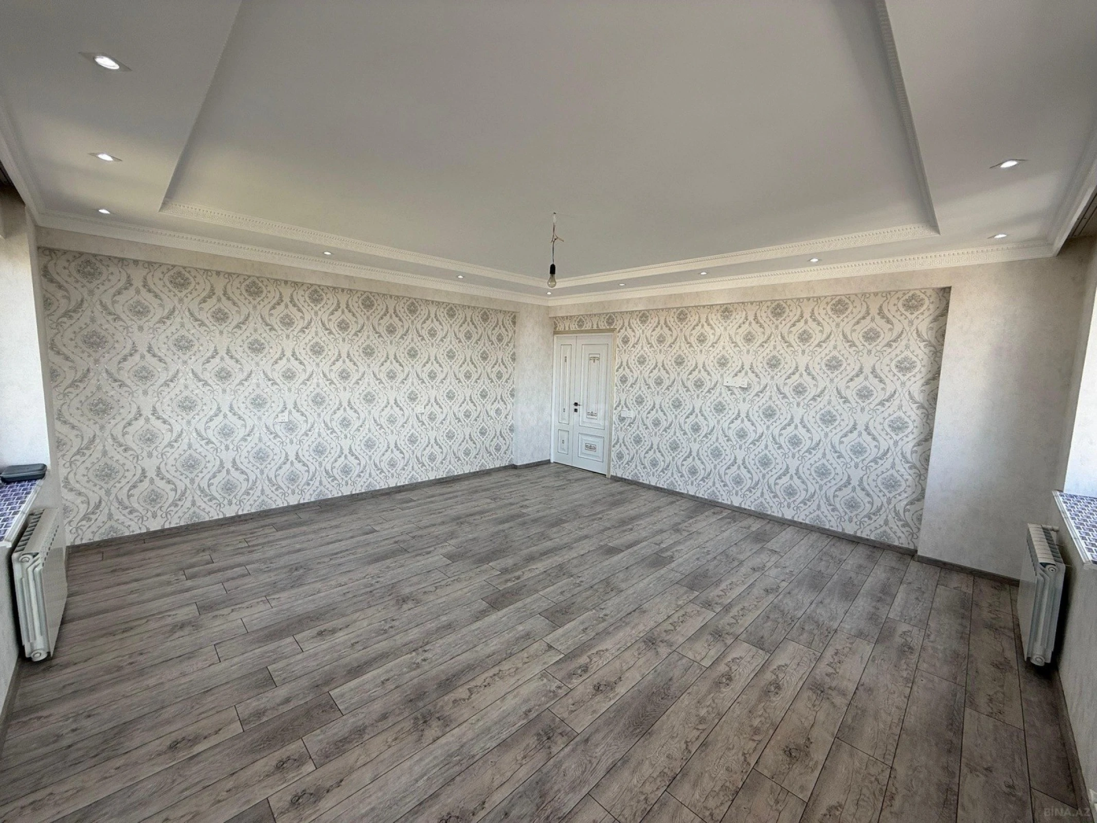 Satılır 3 otaqlı mənzil 120 m²