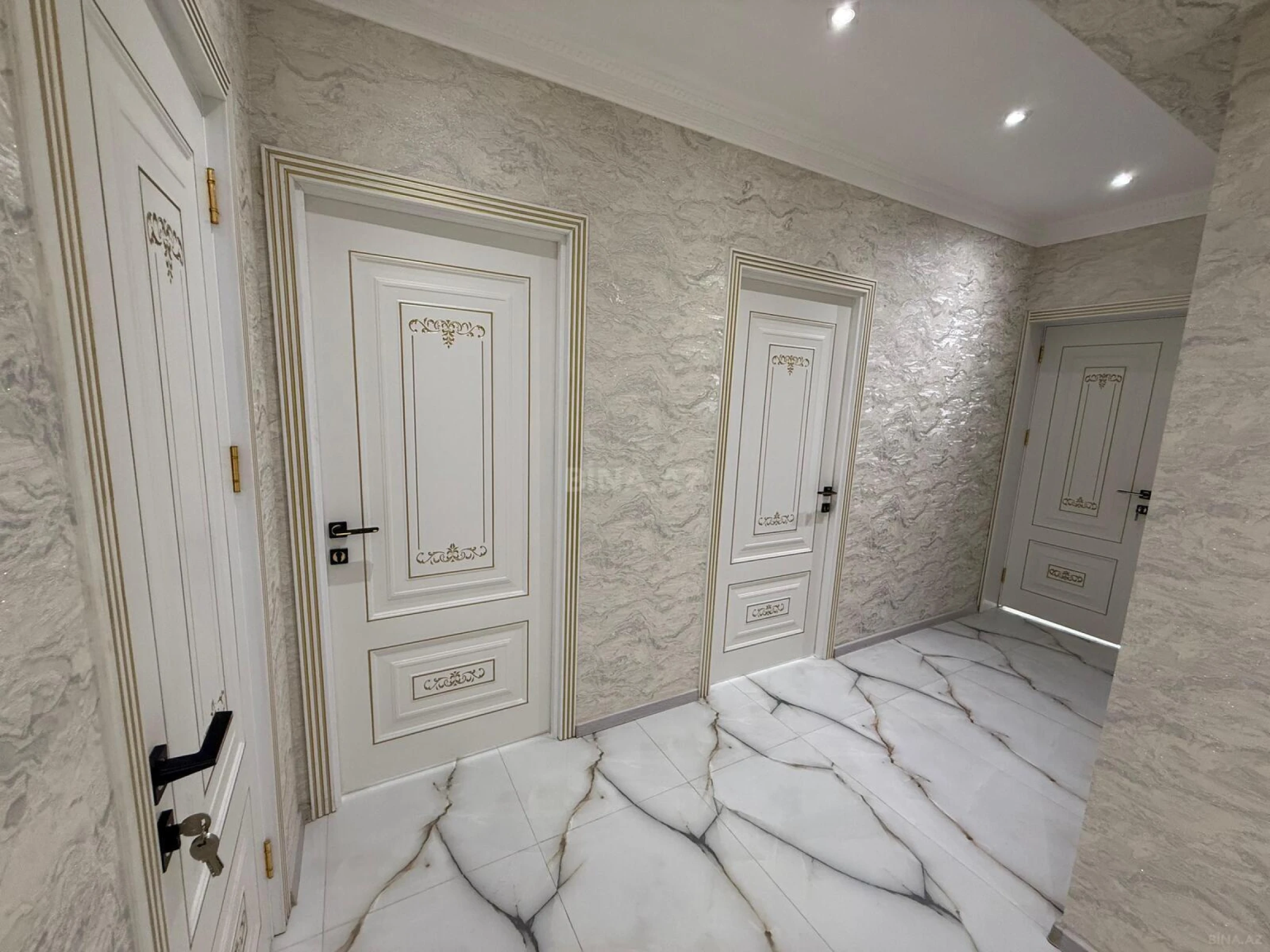 Satılır 3 otaqlı mənzil 120 m²