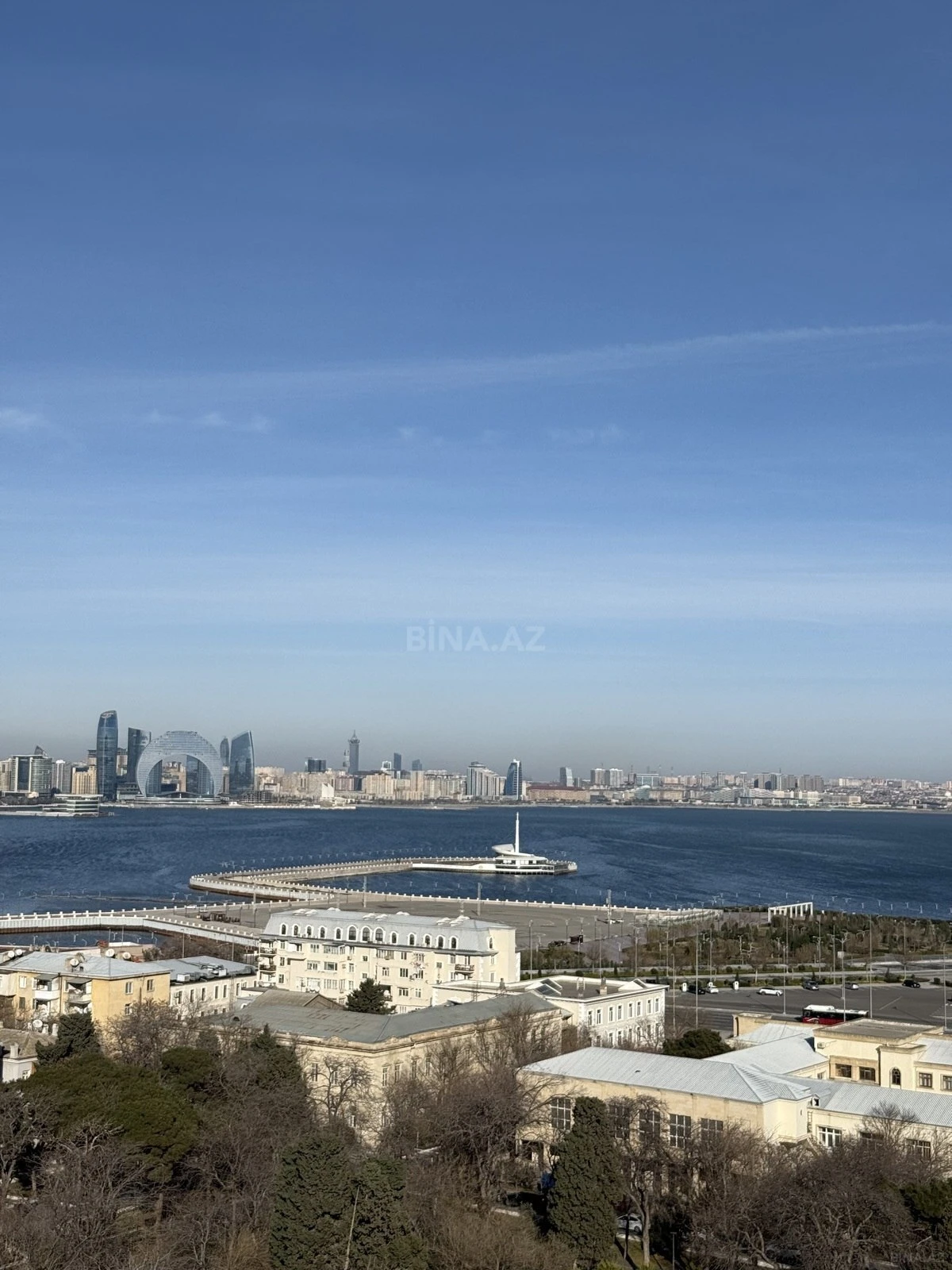 Satılır 3 otaqlı mənzil 178 m²