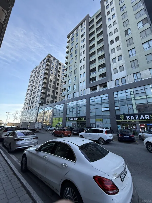 Satılır 3 otaqlı mənzil 178 m²