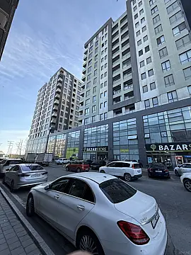 Satılır 3 otaqlı mənzil 178 m²