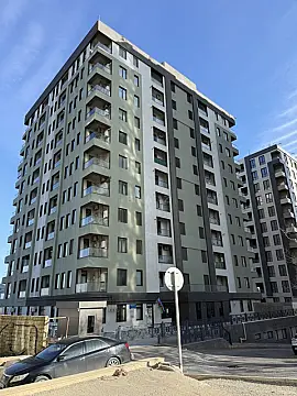 Satılır 3 otaqlı mənzil 178 m²