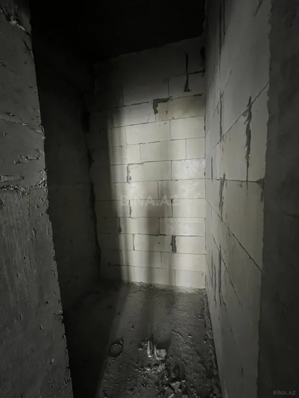 Satılır 3 otaqlı mənzil 178 m²