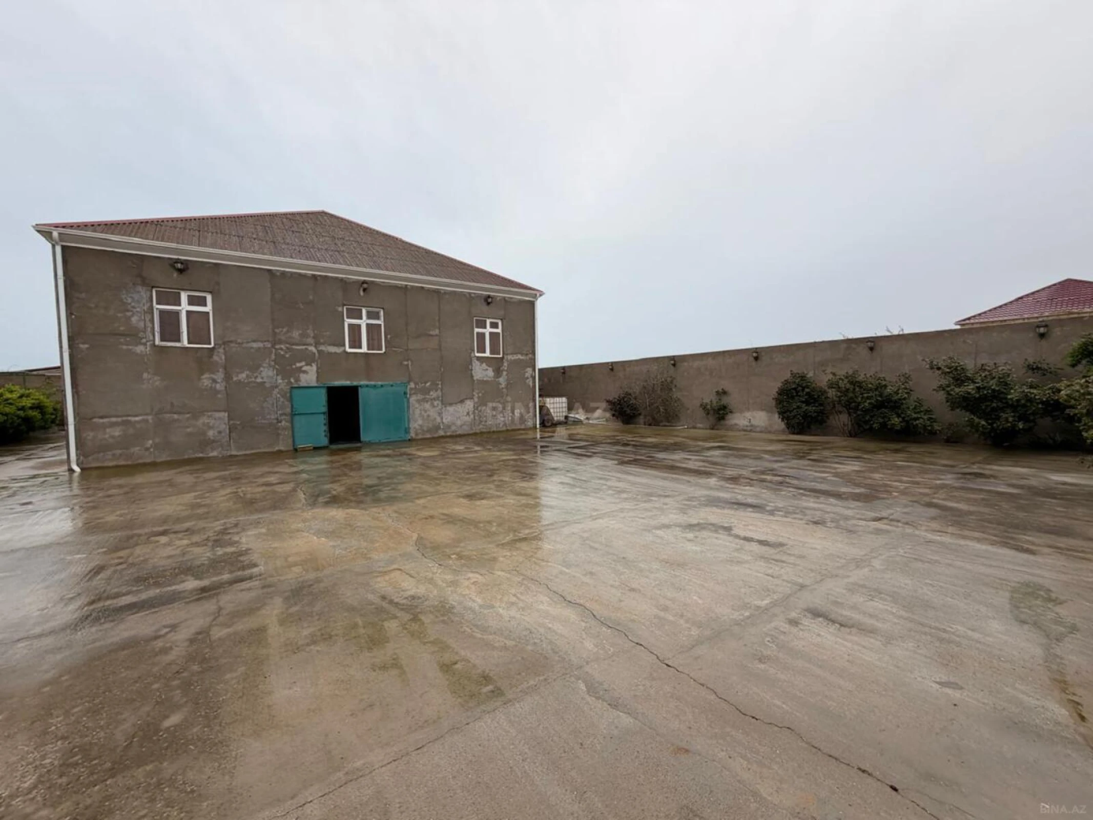 Satılır 3 otaqlı həyət evi 220 m²