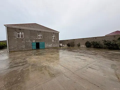 Satılır 3 otaqlı həyət evi 220 m²