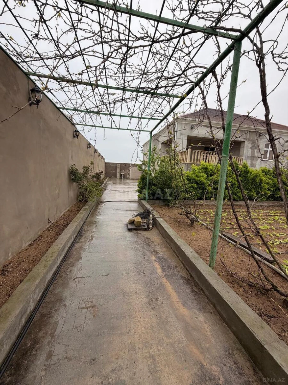 Satılır 3 otaqlı həyət evi 220 m²