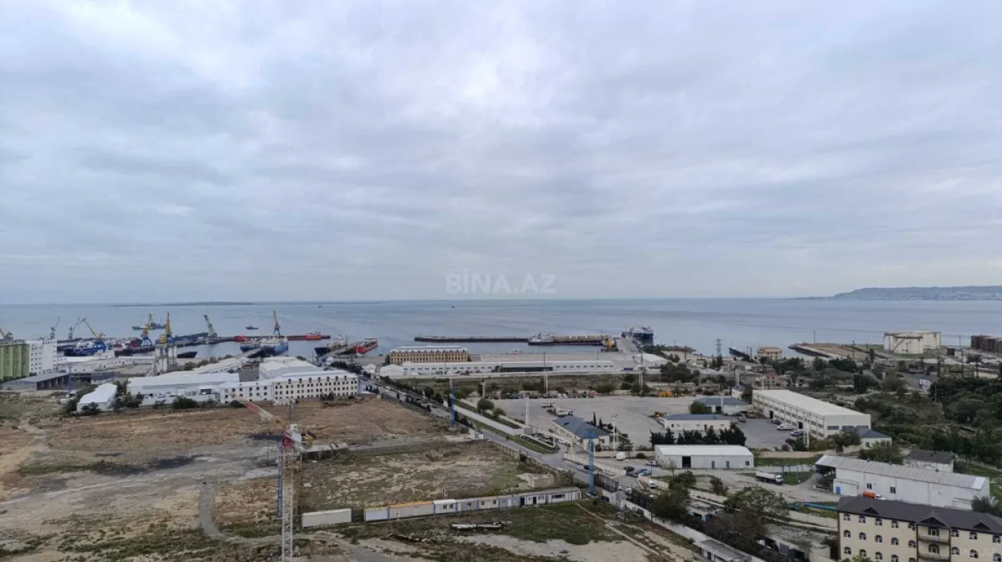 Satılır 4 otaqlı mənzil 200 m²