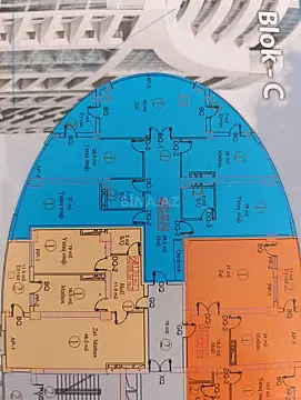 Satılır 4 otaqlı mənzil 200 m²