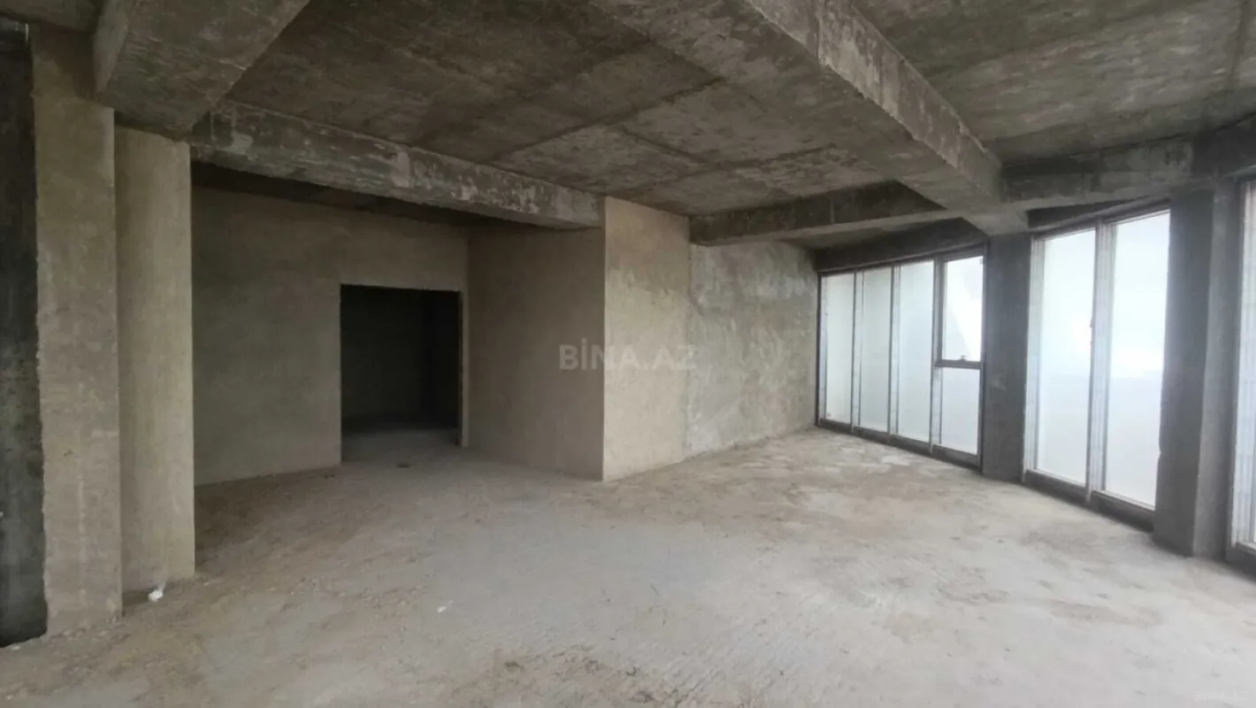 Satılır 4 otaqlı mənzil 200 m²