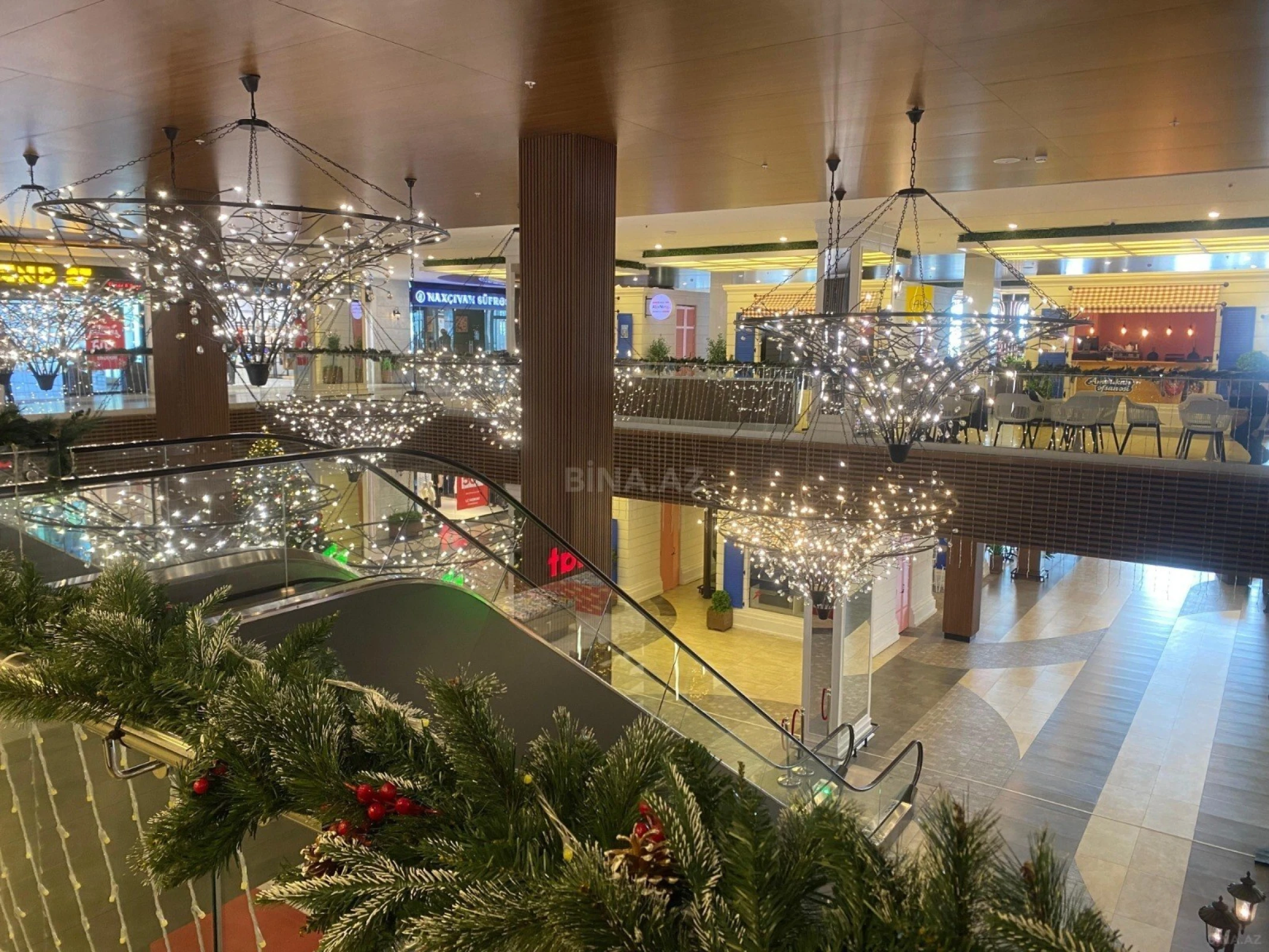 Satılır 4 otaqlı mənzil 200 m²