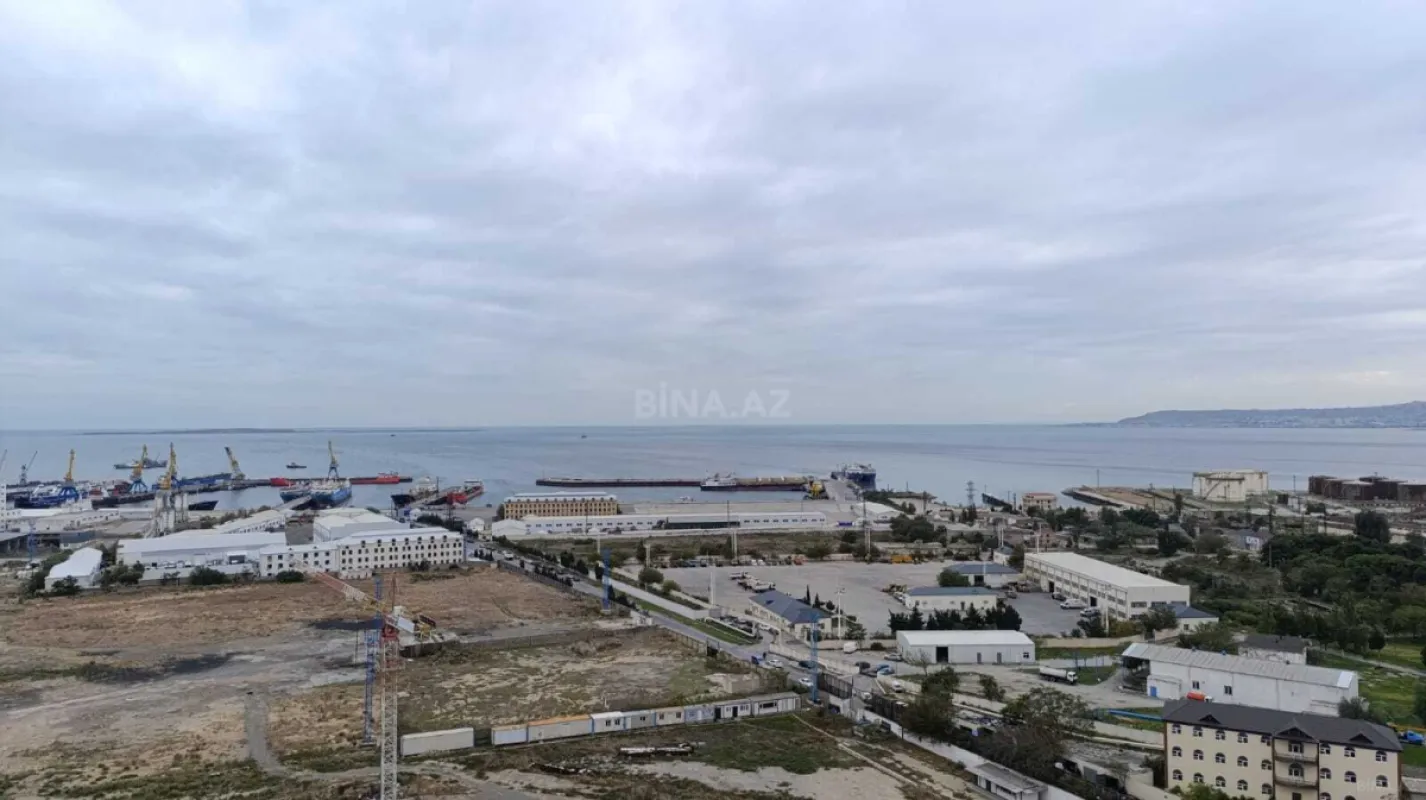 Satılır 4 otaqlı mənzil 200 m²