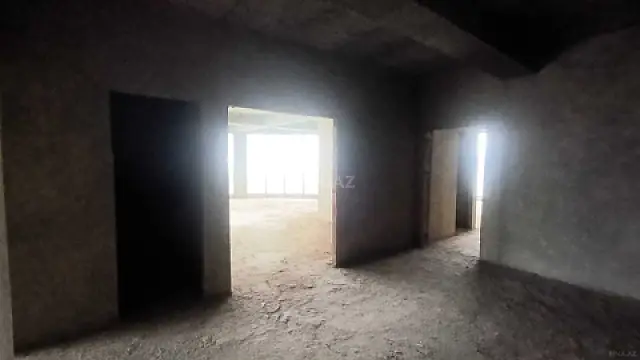 Satılır 4 otaqlı mənzil 200 m²