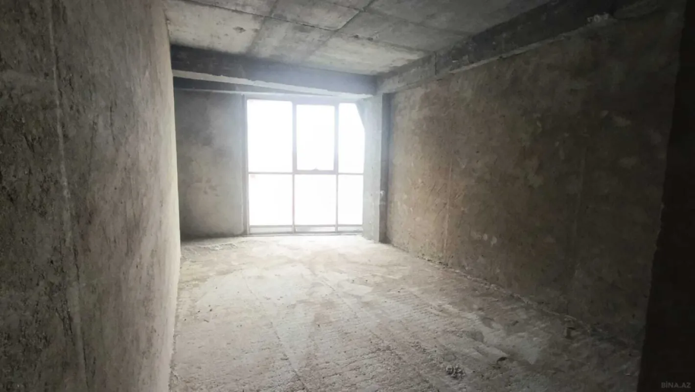 Satılır 4 otaqlı mənzil 200 m²