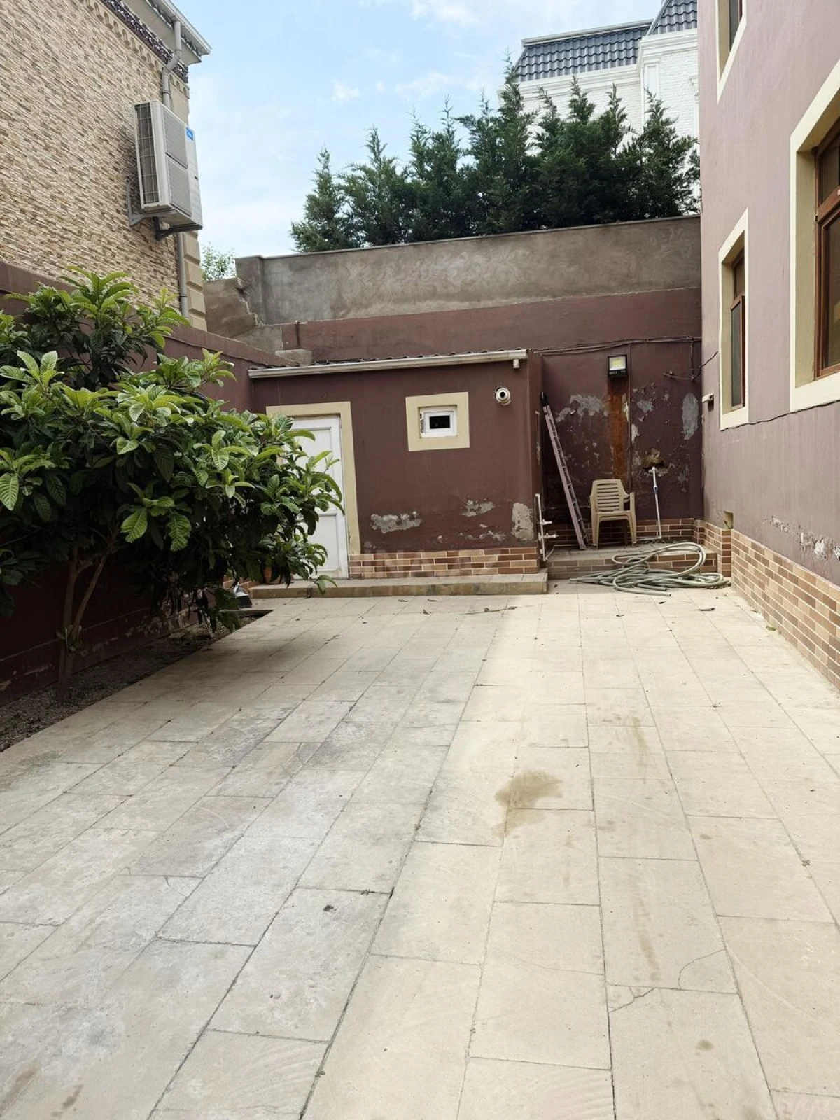 Satılır 4 otaqlı həyət evi 220 m²