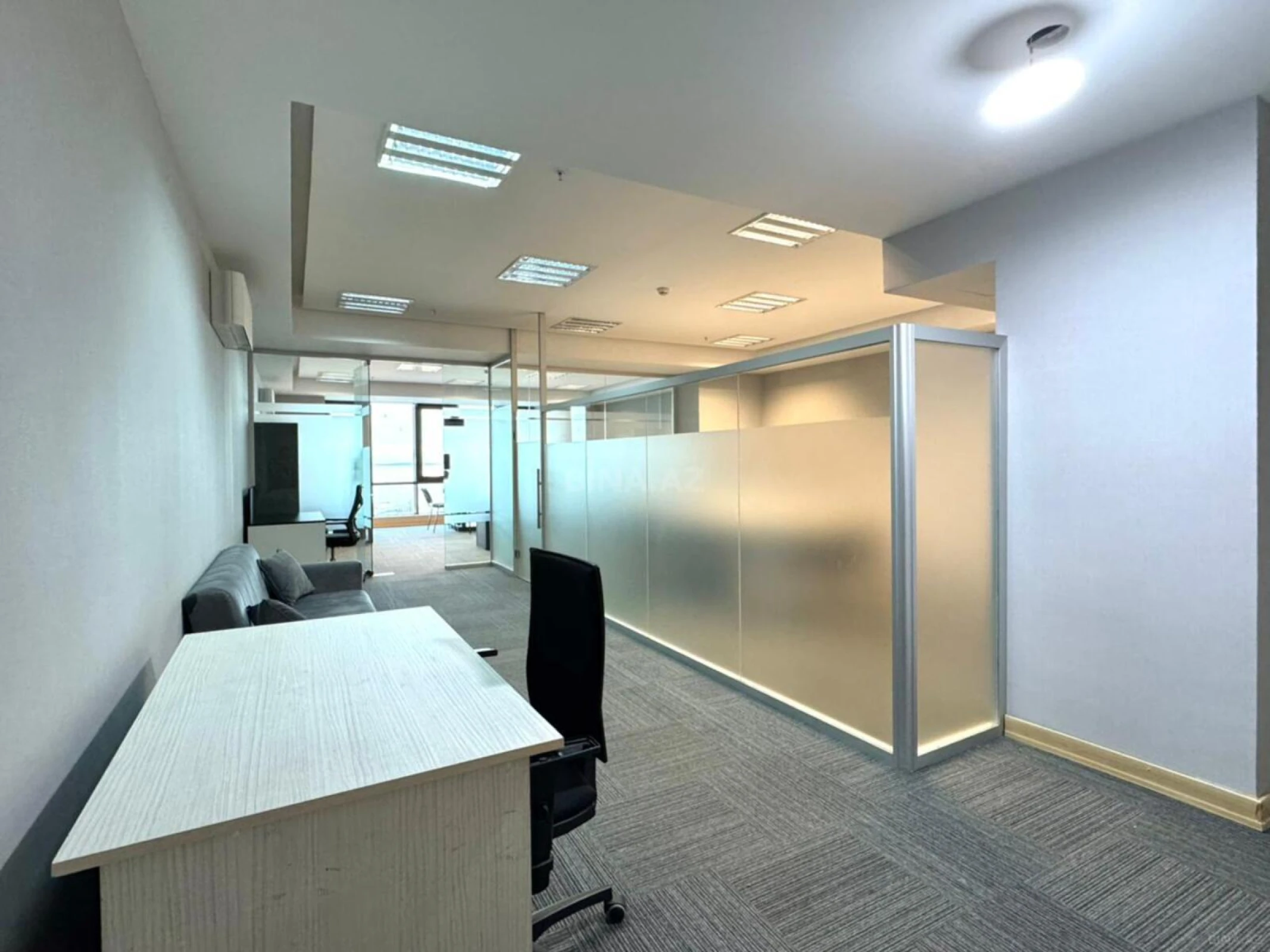 Kirayə verilir 3 otaqlı ofis 100 m²
