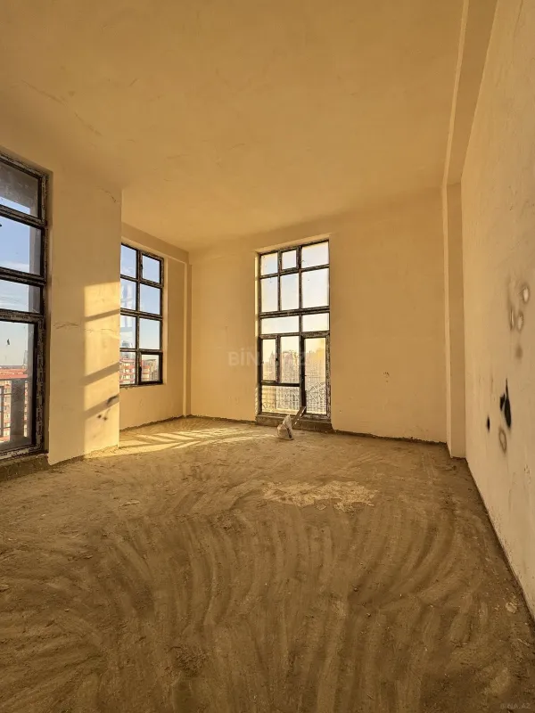 Satılır 3 otaqlı mənzil 117 m²