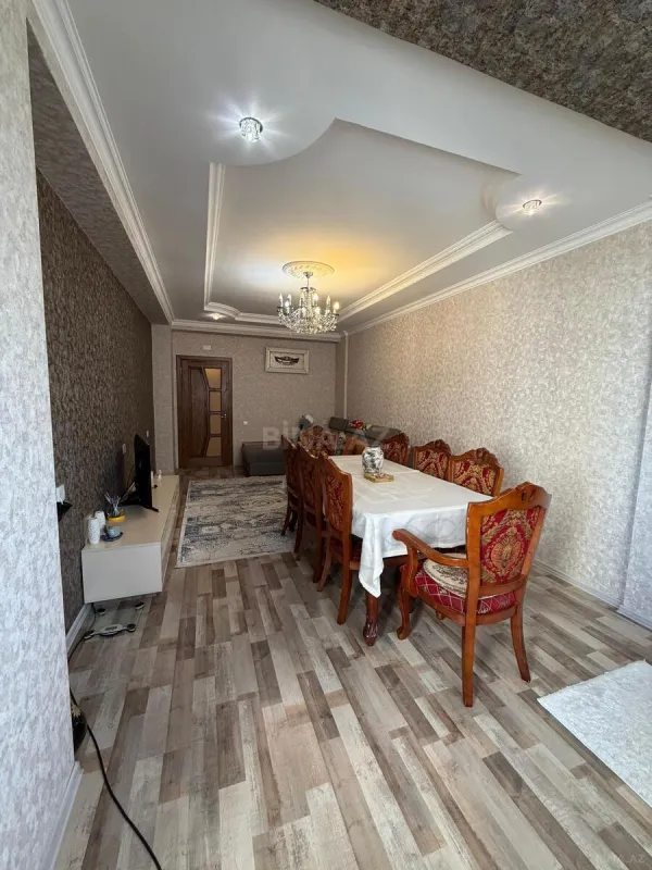 Satılır 2 otaqlı mənzil 71 m²