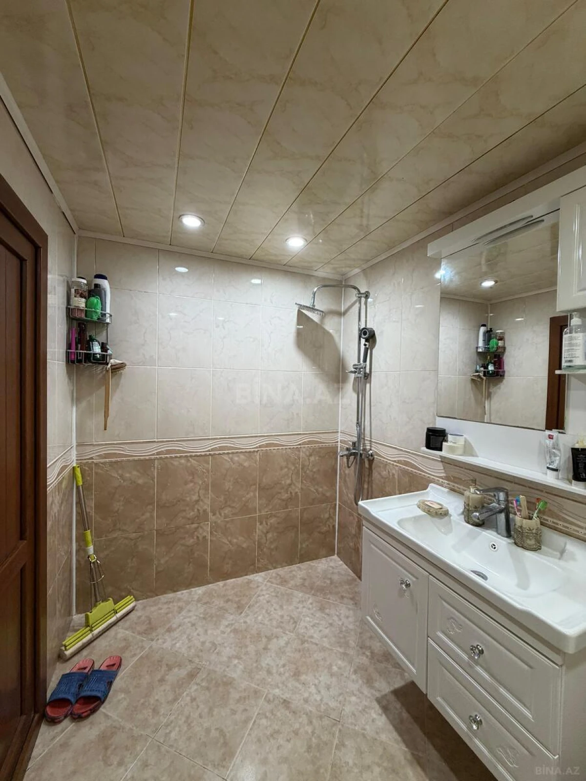 Satılır 2 otaqlı mənzil 71 m²