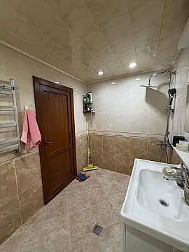 Satılır 2 otaqlı mənzil 71 m²