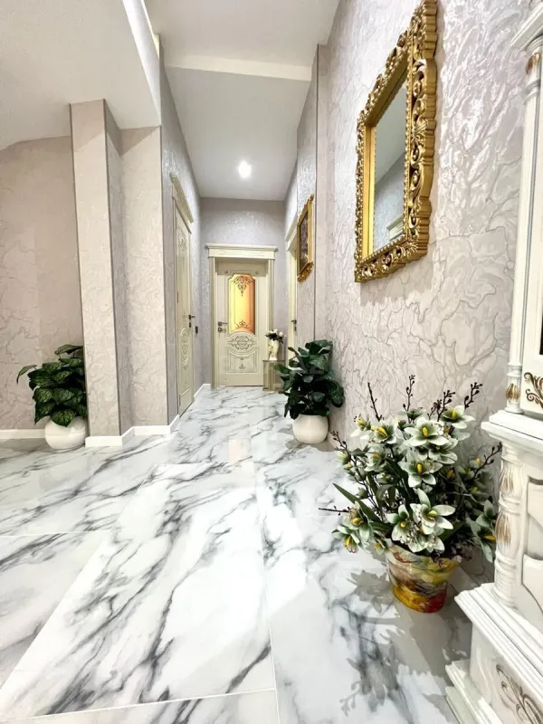 Satılır 5 otaqlı mənzil 505 m²