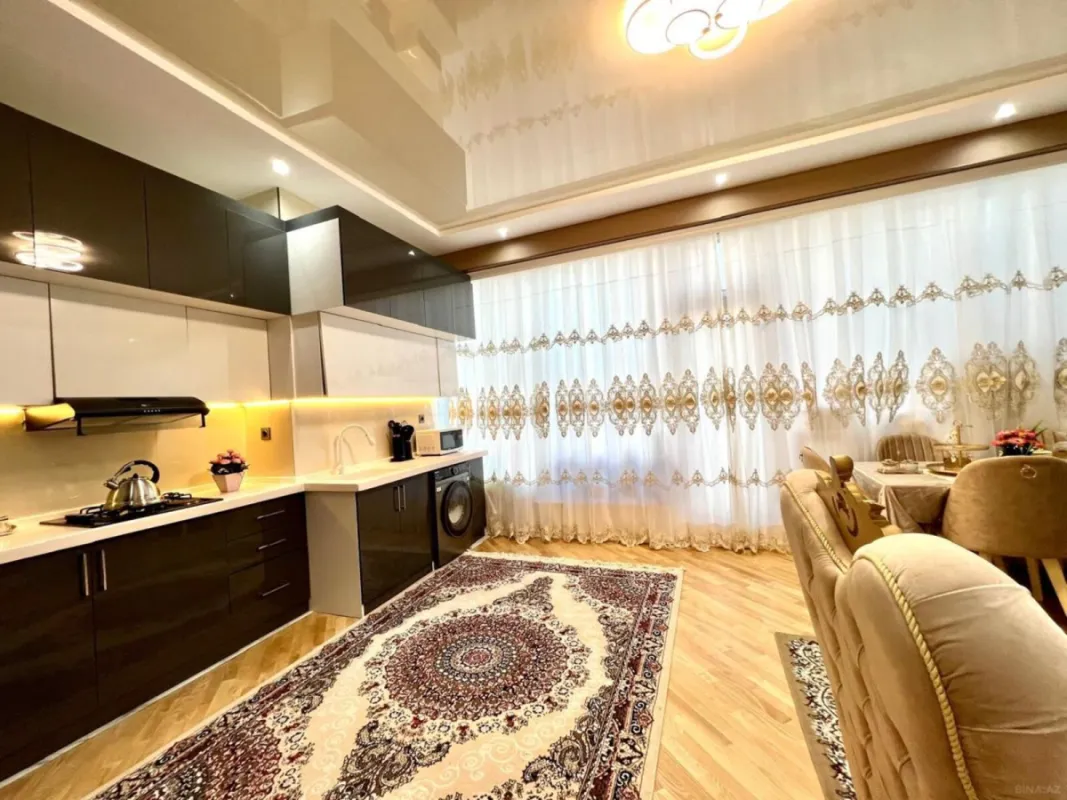 Satılır 5 otaqlı mənzil 505 m²