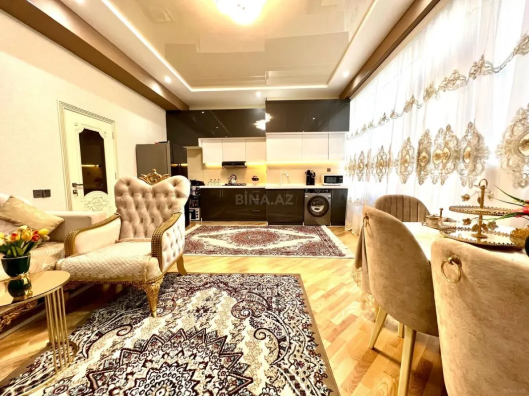 Satılır 5 otaqlı mənzil 505 m²
