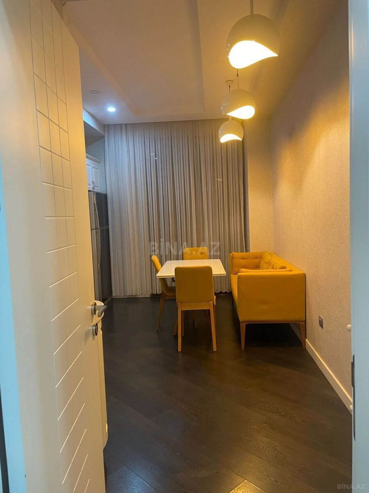 Kirayə verilir 3 otaqlı mənzil 150 m²