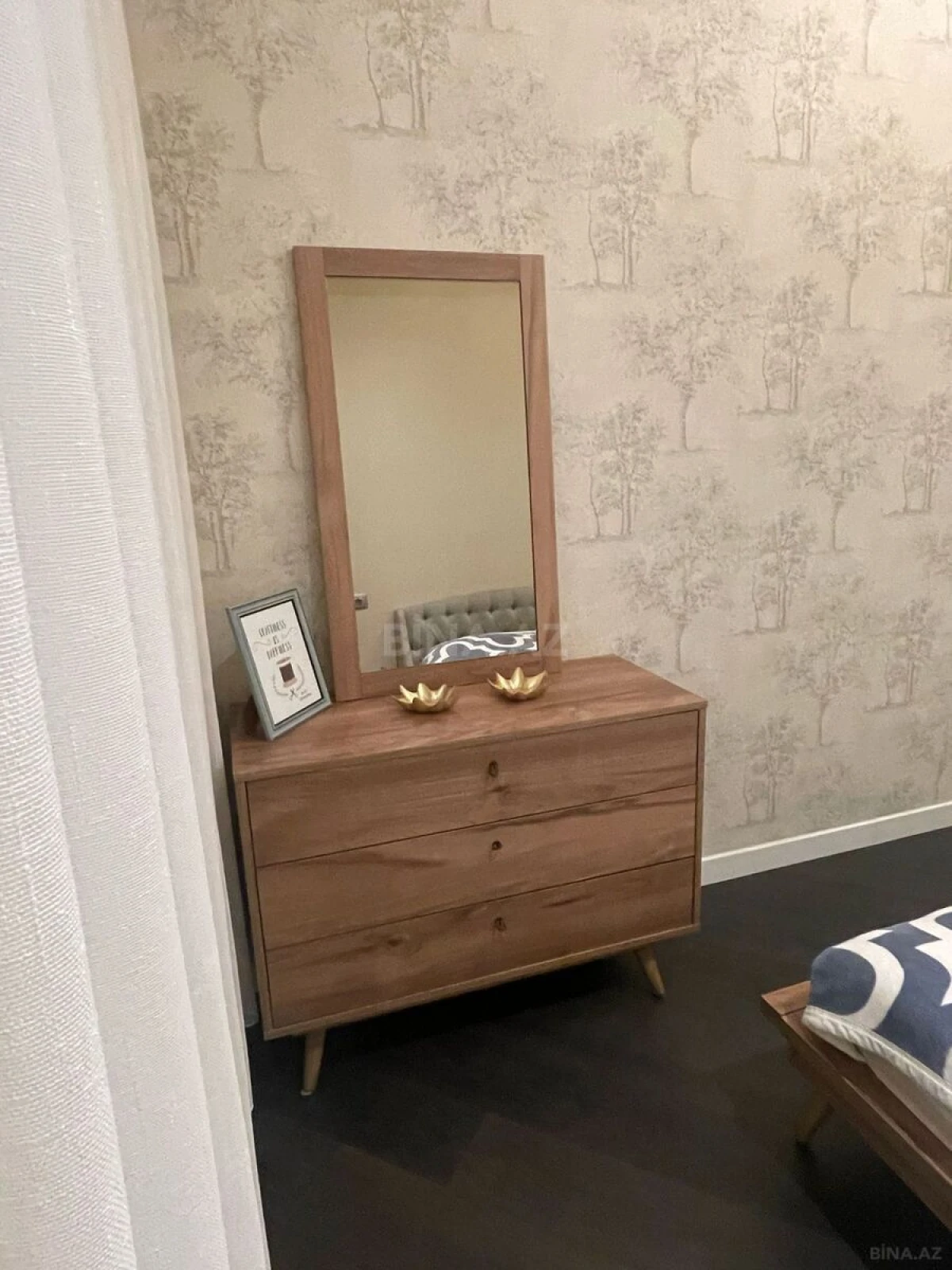 Kirayə verilir 3 otaqlı mənzil 150 m²