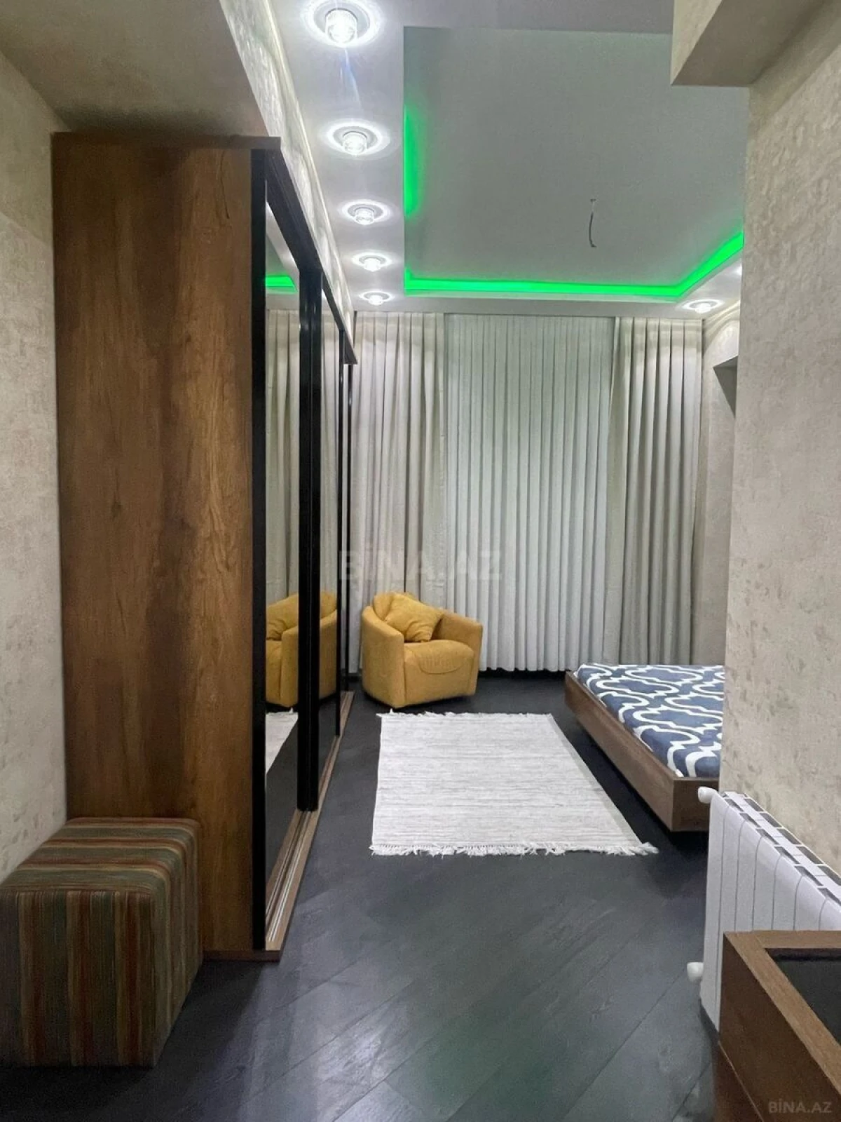 Kirayə verilir 3 otaqlı mənzil 150 m²