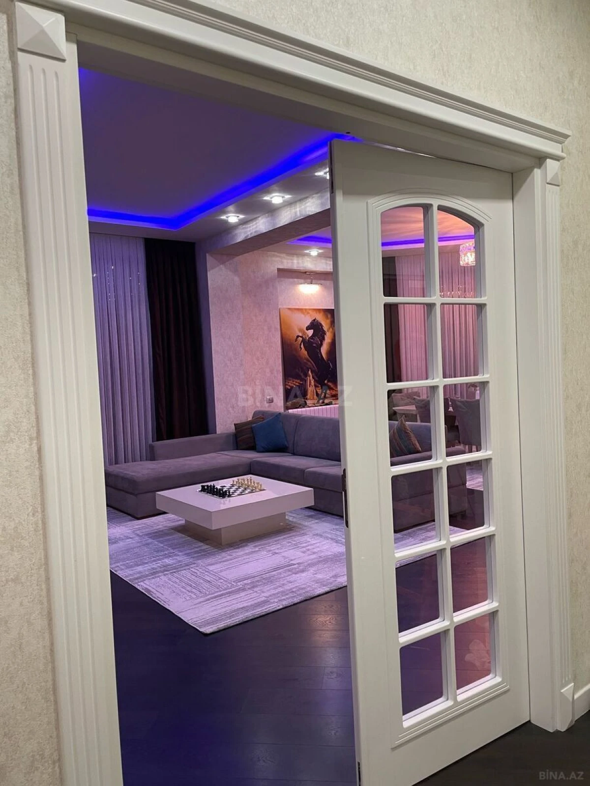 Kirayə verilir 3 otaqlı mənzil 150 m²