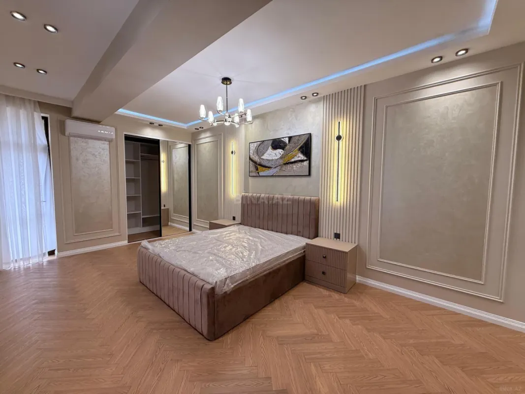 Satılır 4 otaqlı mənzil 140 m²