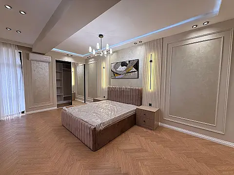 Satılır 4 otaqlı mənzil 140 m²