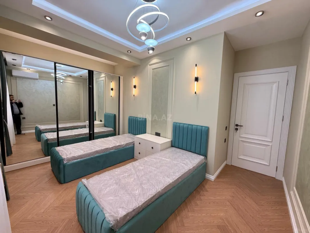 Satılır 4 otaqlı mənzil 140 m²